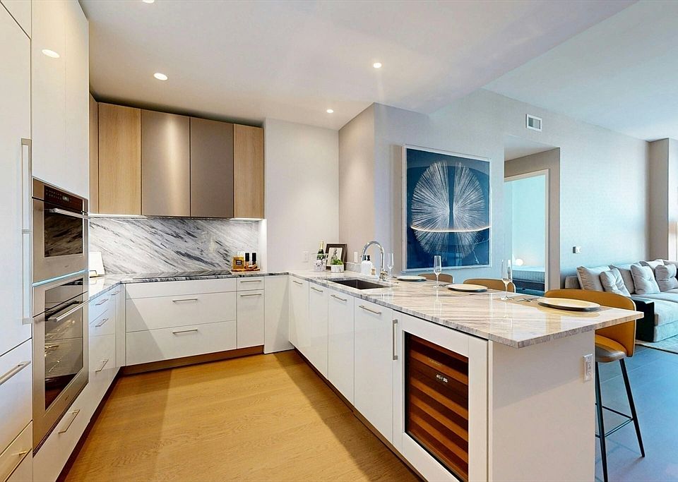 1st image of 240 Devonshire St #4210