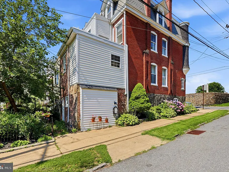 1810 Mount Salem Ln — Photo 14