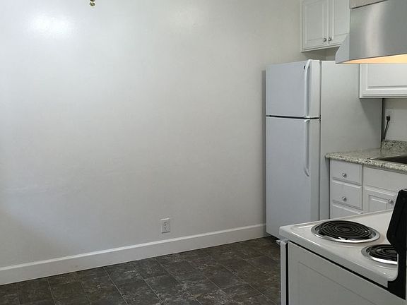 2nd image of 3725 Miramar Way APT 6