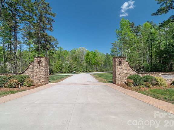 3rd image of 2170 Two Sisters Dr