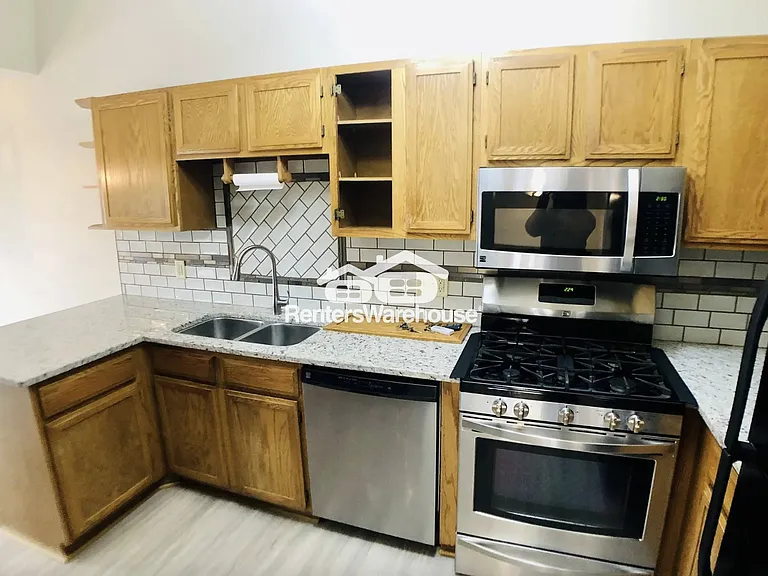 11221 Xavier Cir — Photo 2