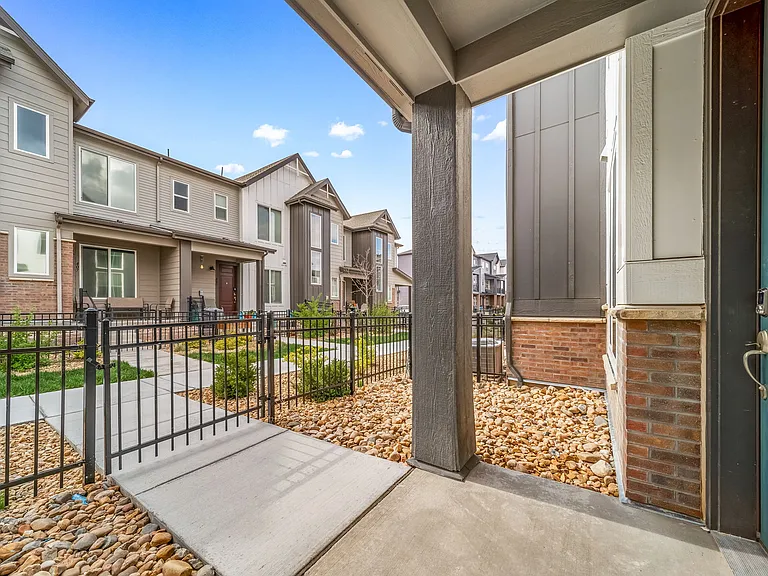475 Millwall Cir — Photo 3