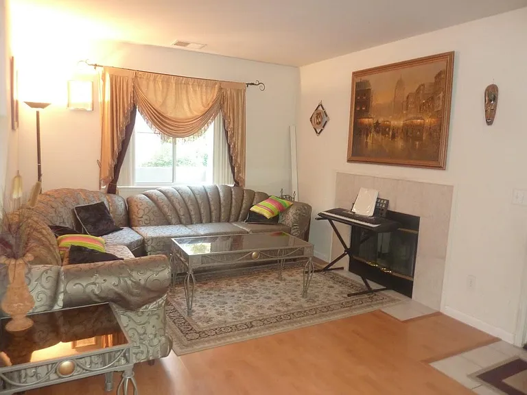 3889 Jasmine Cir — Photo 2