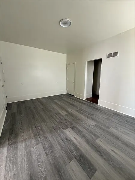 3 bed, 2.0 bath, 1300 sqft, $1,400 — Photo 3