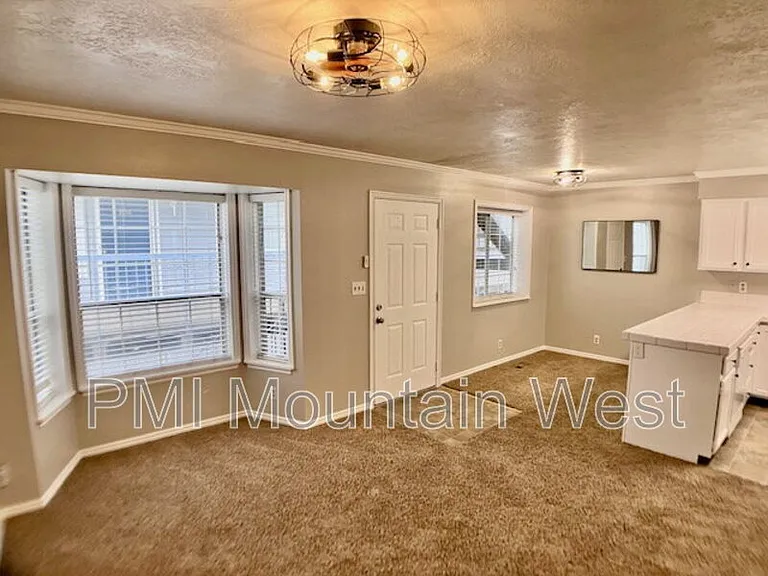 567 N 200 E #3 — Photo 7