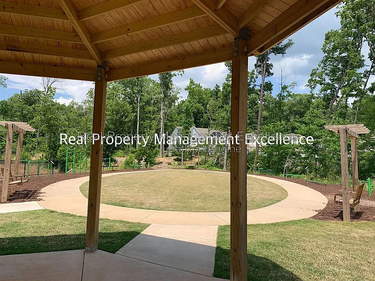 525 Historic Dr — Photo 29