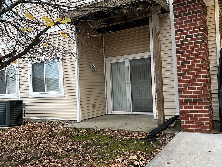 1825 SW White Birch Cir #10 — Photo 16