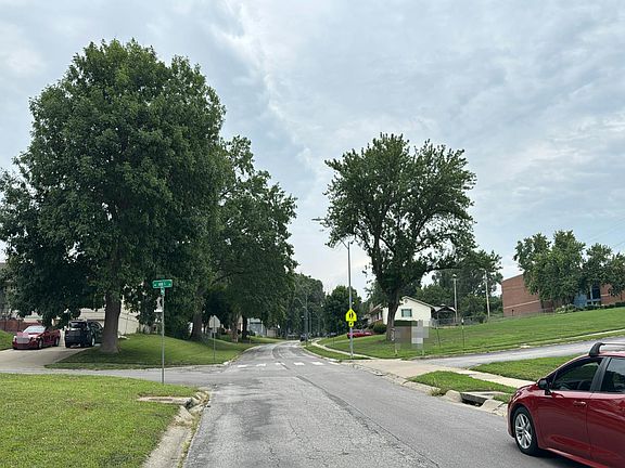 5th image of 4731 N Cleveland Ave