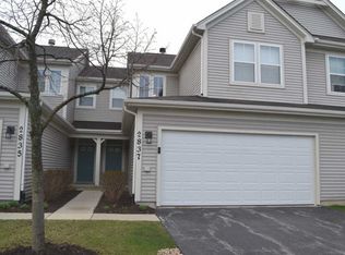 2837 Falling Waters Dr, Lindenhurst, IL 60046