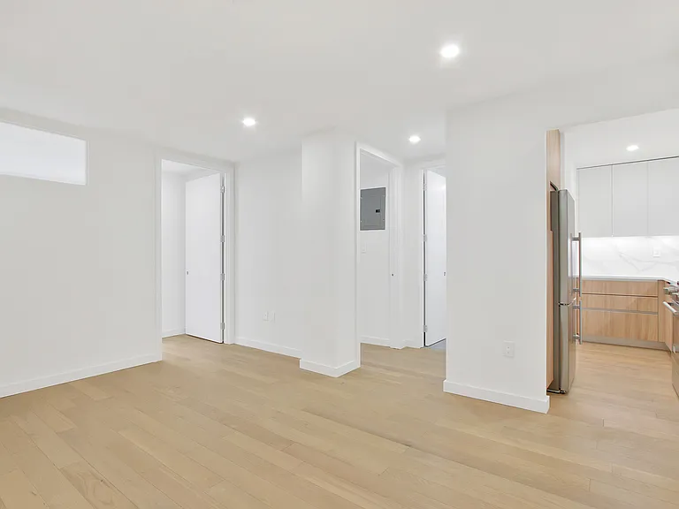 227 E 59th St #5C — Photo 3