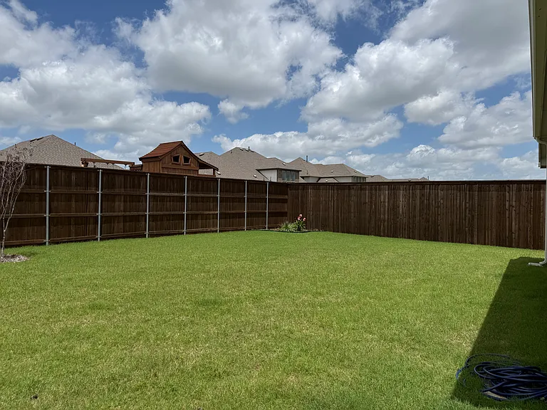 1072 Tara Ct — Photo 37