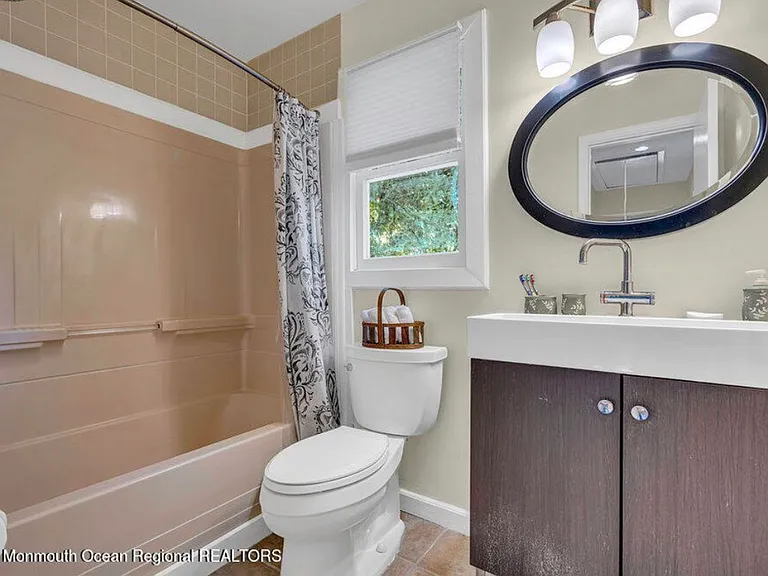 722 Maple Ave — Photo 16