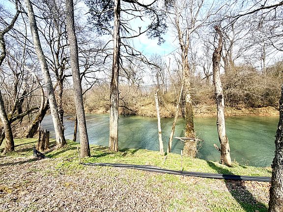 3rd image of 40 River Ridge Rd