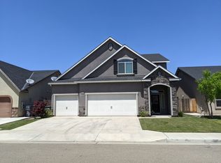 6225 E Farrin Ave, Fresno, CA