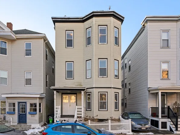 29 Rosemary St, Jamaica Plain, MA 02130