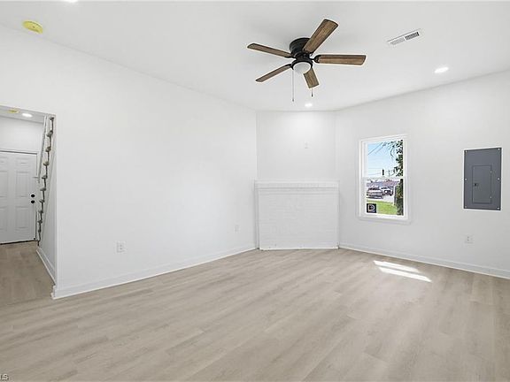 5th image of 804 Ridge St