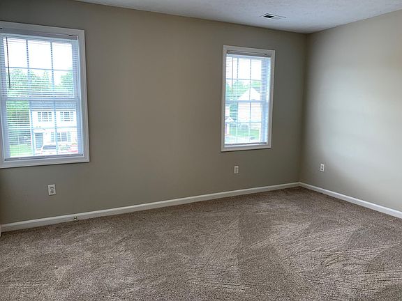4th image of 428 Three Creeks Ct #B