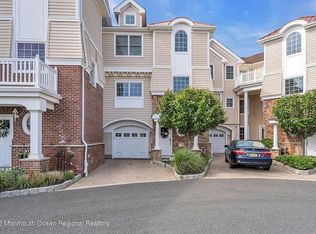 203 Gateway Ct, Union Beach, NJ 07735