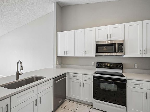 2nd image of 1008 OLLIFF WAY