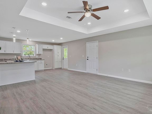 4th image of 5601 Riviera Dr