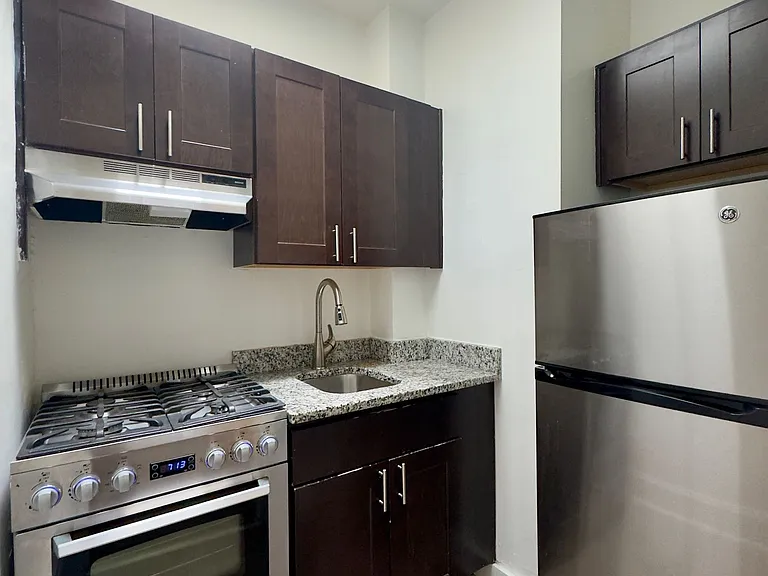 Mount Vernon Residences I — Photo 2