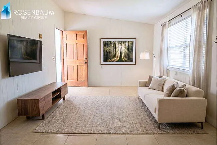 2460 N Treat Ave #2460 — Photo 2