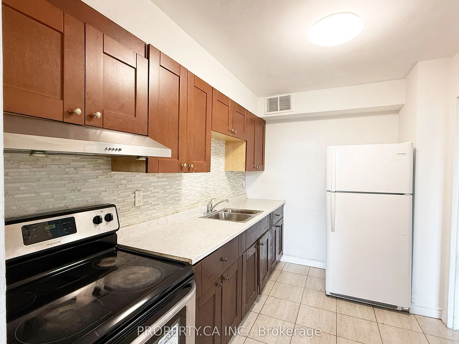 4 bed, $3,280 — Photo 4
