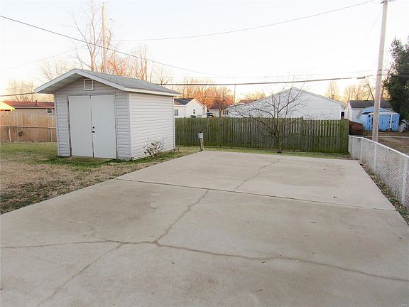 4th image of 2412 Sunbury Ave