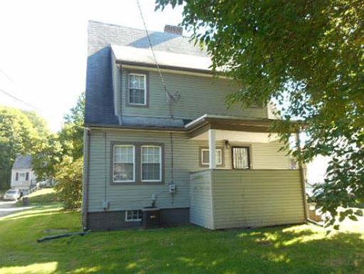 2nd image of 690 Greenwood Ave