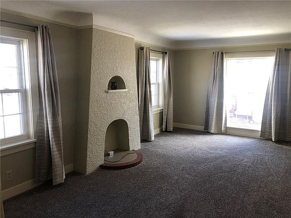 4th image of 236 Avenue E