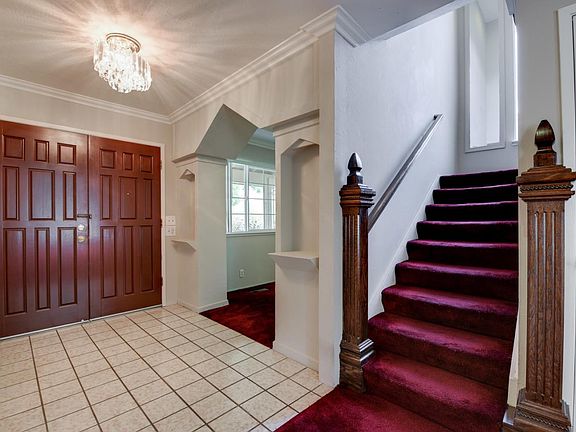 4th image of 134 Sweetberry Ct