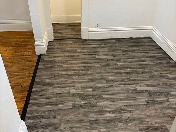 3rd image of 220 5th Ave SW #1