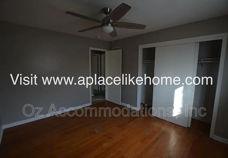 1606 N 63rd Pl — Photo 9