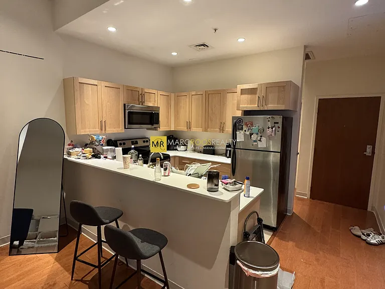 405 Washington St — Photo 3