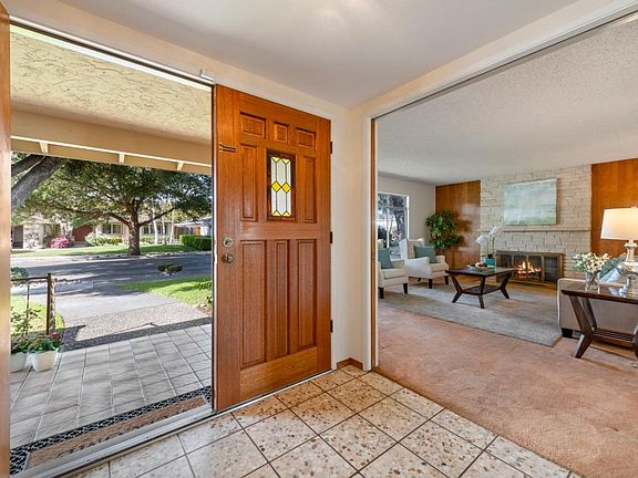 5th image of 1644 Sweetbriar Dr