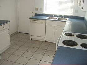 3rd image of 802 Almora Ave