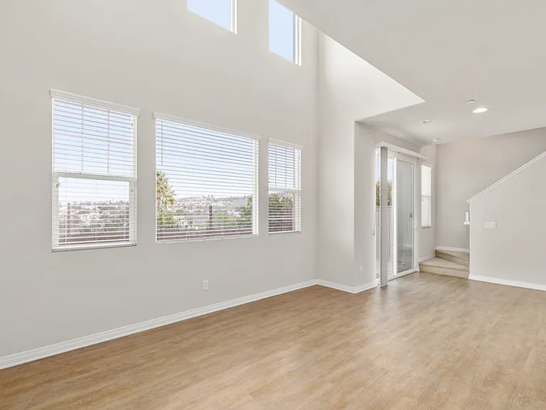 Costa Pointe Luxury 3-4 Bedroom Townhomes — Photo 4