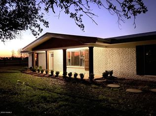 566 Langlinais Rd, Youngsville, LA 70592