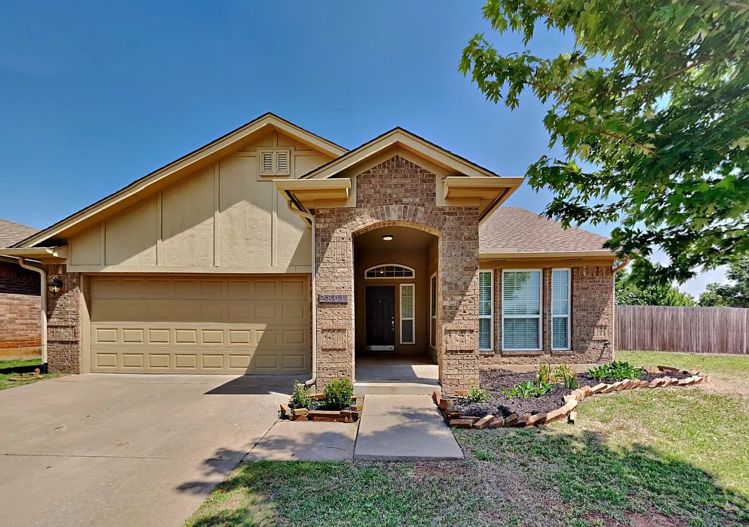 3 Bedroom 2 Bath 2 Car Garage in Deer Creek Schools — Photo 1
