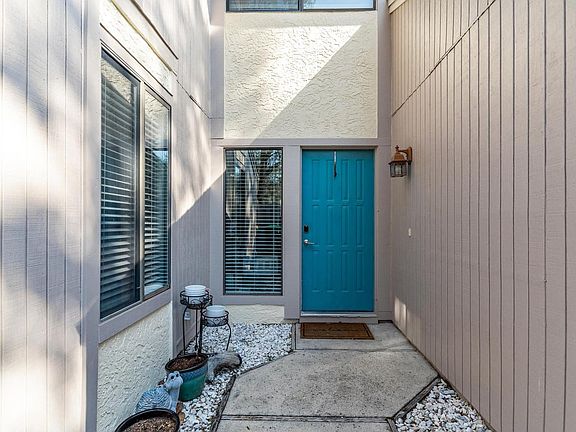 4th image of 800 Bay Dr APT 10