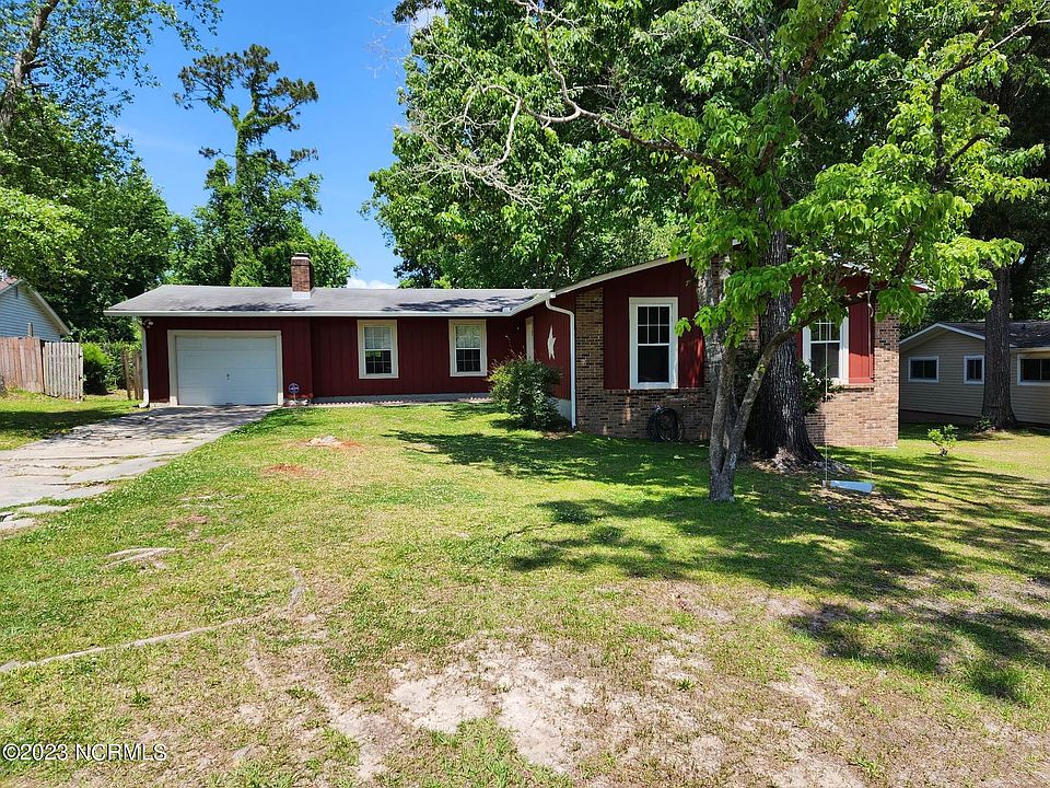 1st image of 105 Briarwood Ct