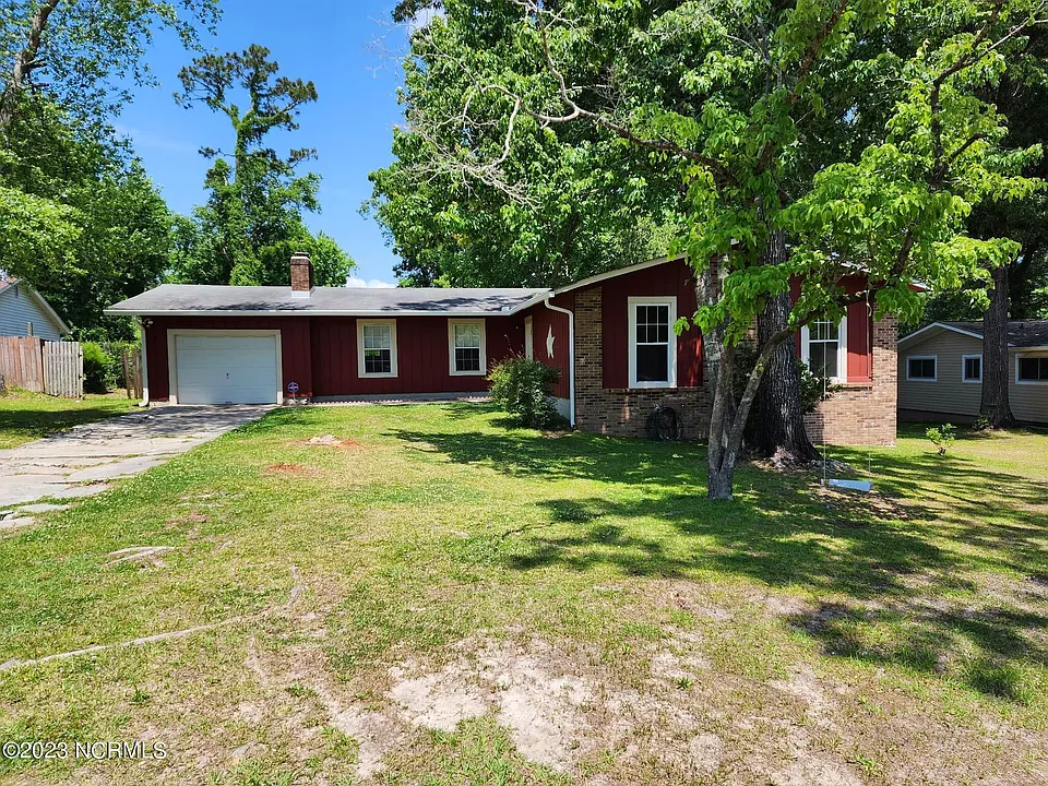 105 Briarwood Ct