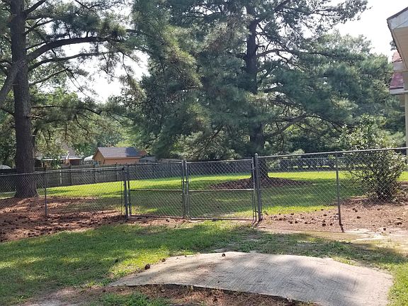 2nd image of 906 S Winstead Avenue