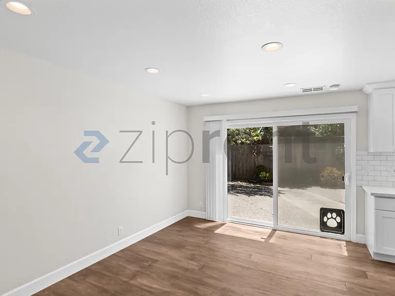 35059 Sellers Ct — Photo 11