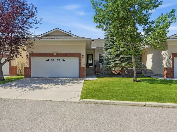 120 NE Sierra Morena Lndg SW, Calgary, AB T3H 4K4