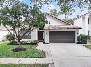 981 Delray Lakes Dr, Delray Beach, FL 33444