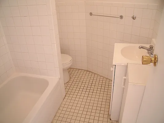 Rented by Kings Court Real Estate | media 23