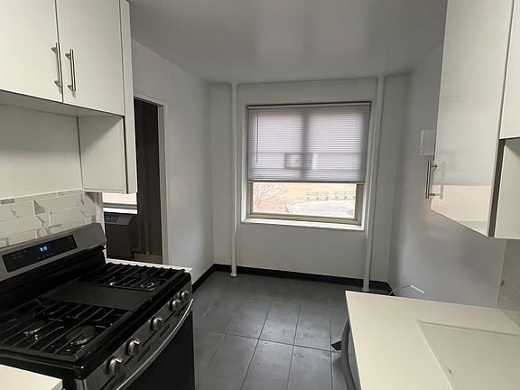 2nd image of 197-05A 65th Cres #1V