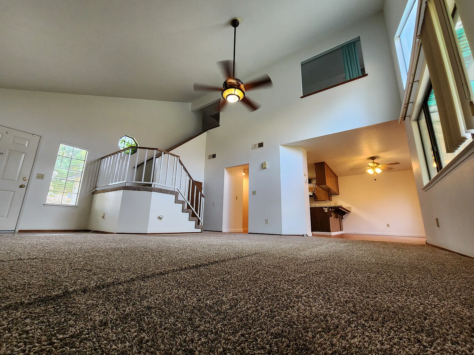 3 bed, 2.5 bath, 1522 sqft, $2,200 — Photo 2
