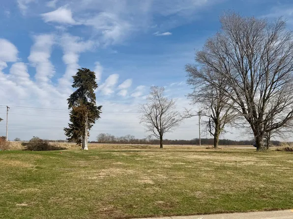 60 Cobblestone Ln Lot 1, Le Claire, IA 52753